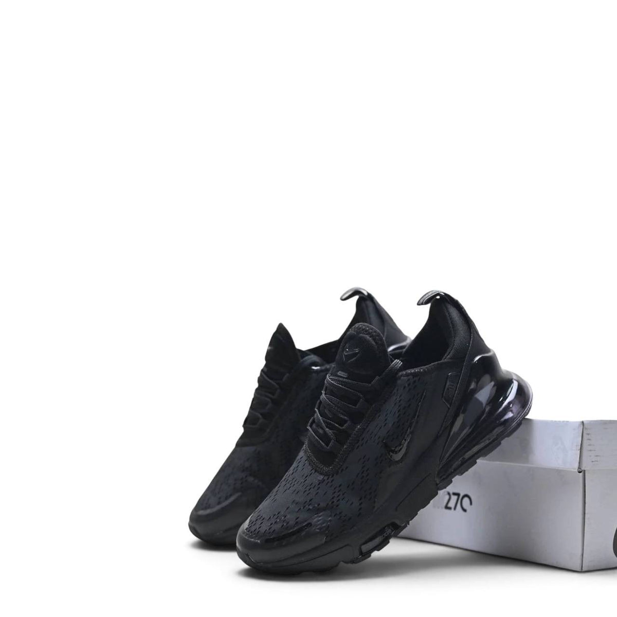 Маратонки Air Max 270 Triple Black