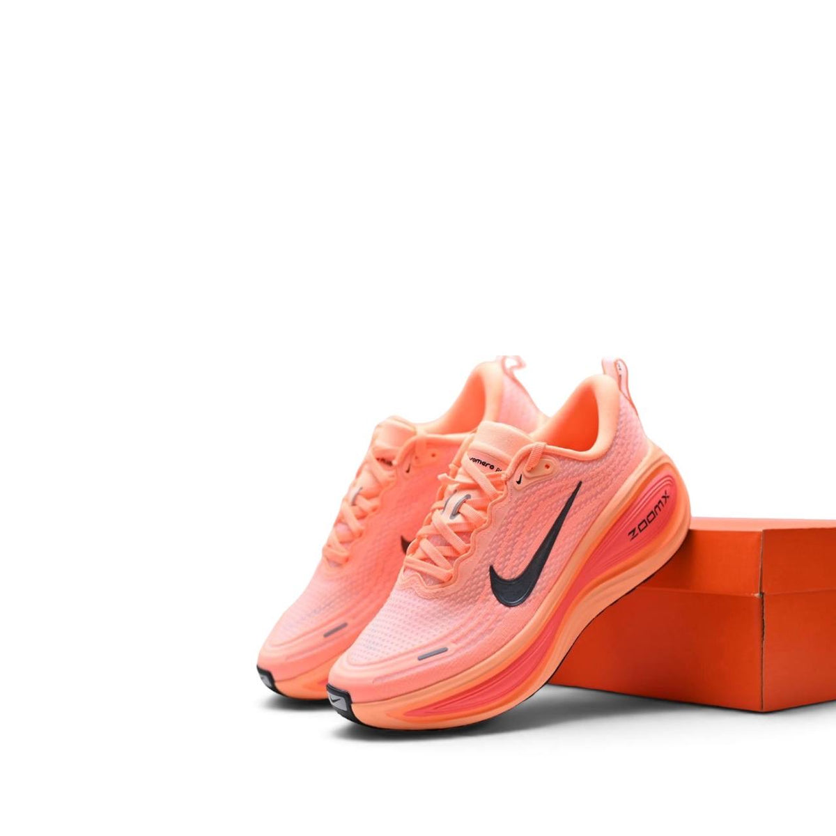 Маратонки Vomero Plus Orange Pulse