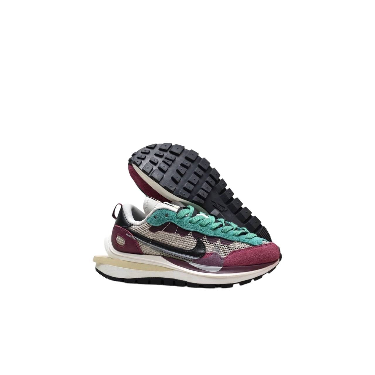 Маратонки Sacai VaporWaffle Villain Red/Neptune Green